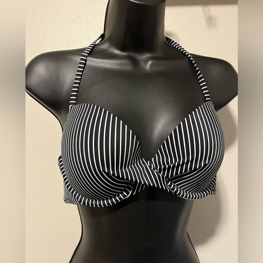 Shade & Shore women’s bikini top white with black stripes, 36B.